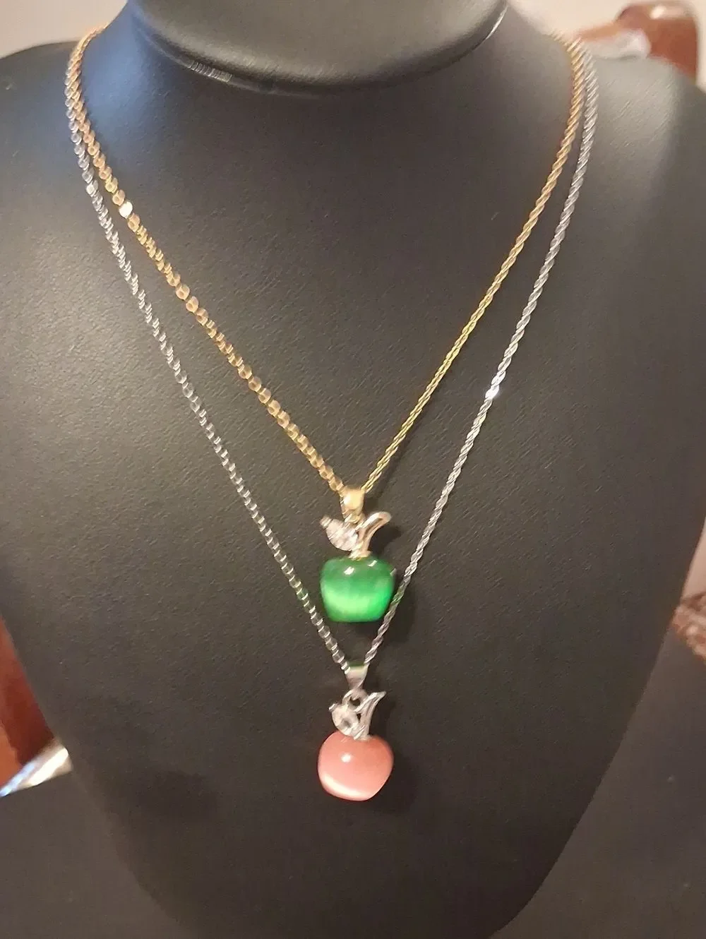925 Pink and Green Apple Necklaces with Snow White Tin New